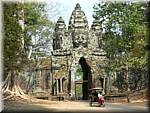 5394 Angkor Thom North gate.JPG