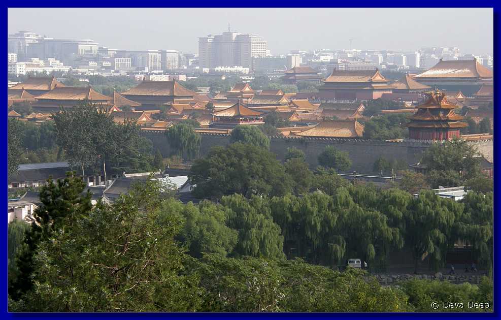 20071001 1459-24 DD 1745 Beijing Forbidden city_cr