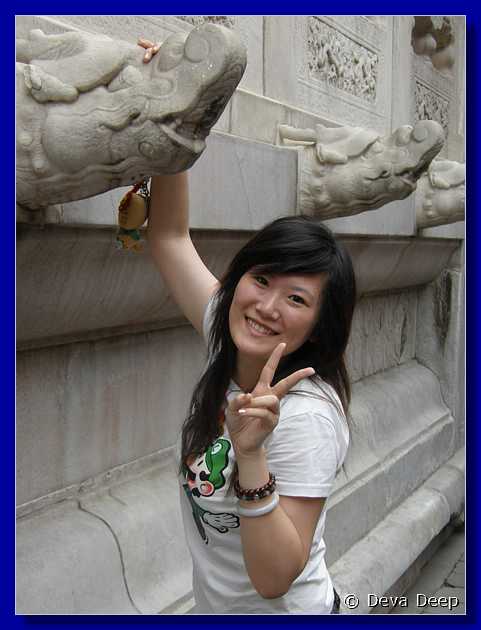20071003 1457-32 DD 2342 Beijing Forbidden city girls