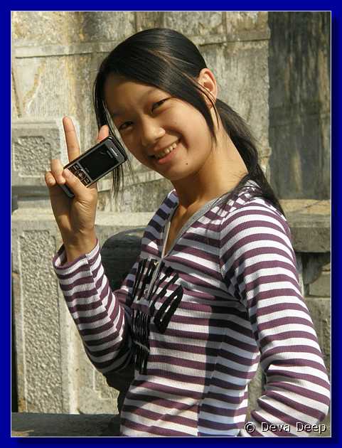 20071020 1022-44 DD 4603 Yangshuo Girl posing-if