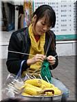 20071008 1754-08 DD 2988 Chengdu Girl knitting.JPG