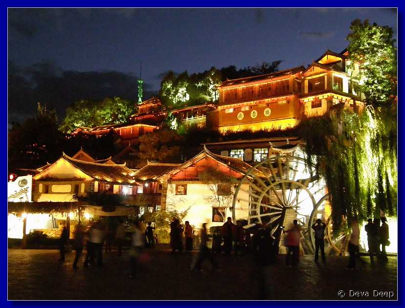 20071012 1926-44 DD 3486 Lijiang Town at evening-nn