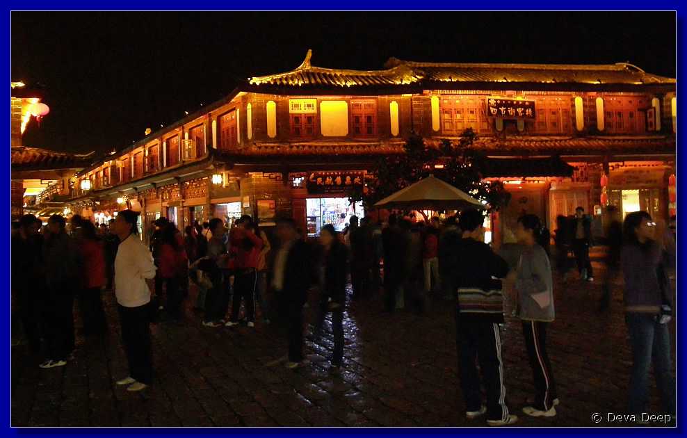 20071012 1952-06 DD 3501 Lijiang Town at evening-nn
