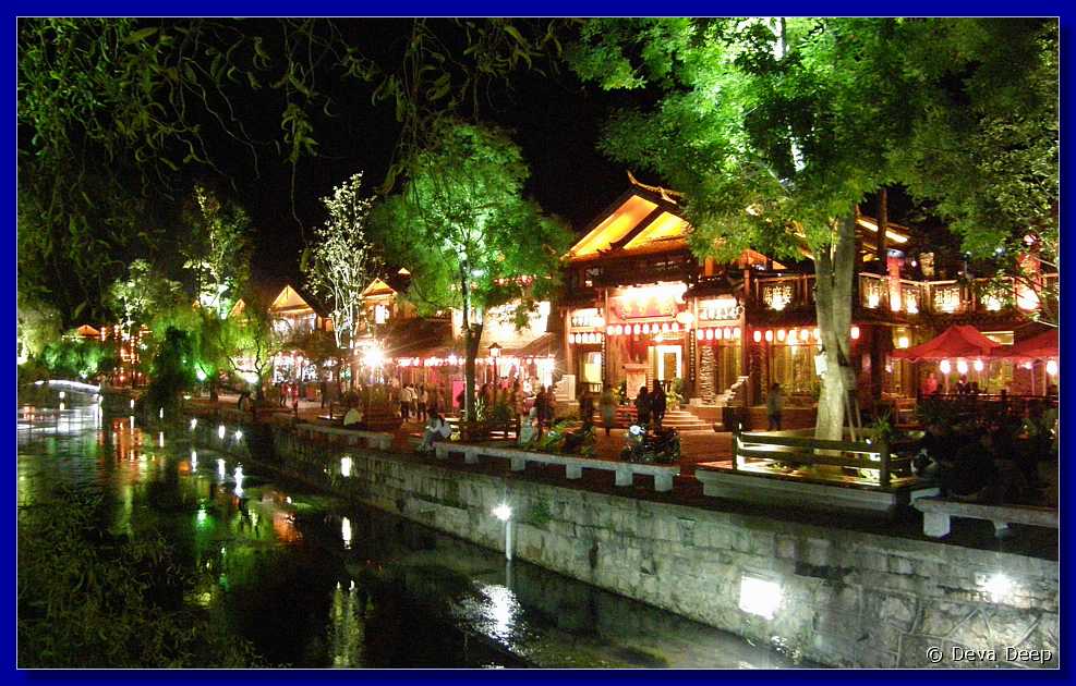 20071012 2155-12 DD 3531 Lijiang Town at evening