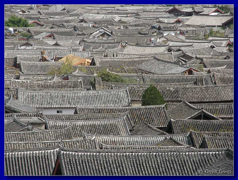 20071013 1458-40 DD 3779 Lijiang To Wenchang Temple roofs