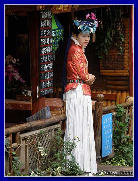 20071013 1749-34 DD 3878 Lijiang Ancient city-girls