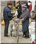 20071014 1226-24 DD 4048 Lijiang Market - people-ga.jpg