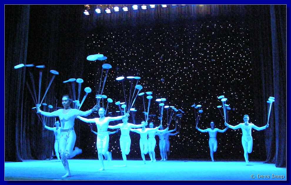 20071001 1918-40 DD 1796 Beijing Acrobats show