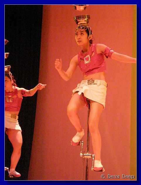 20071001 1944-32 DD 1837 Beijing Acrobats show