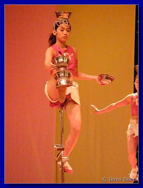 20071001 1945-22 DD 1963 Beijing Acrobats show