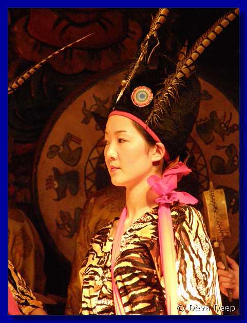 20071013 2011-28 DD 3903 Lijiang Opera in Dongba Palace