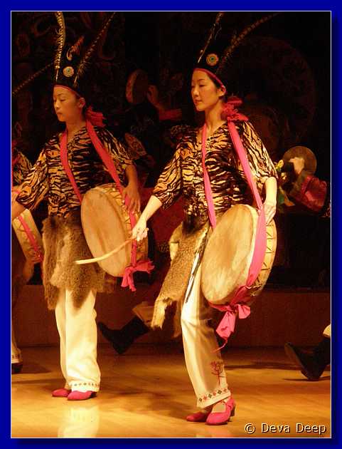 20071013 2011-56 DD 3905 Lijiang Opera in Dongba Palace