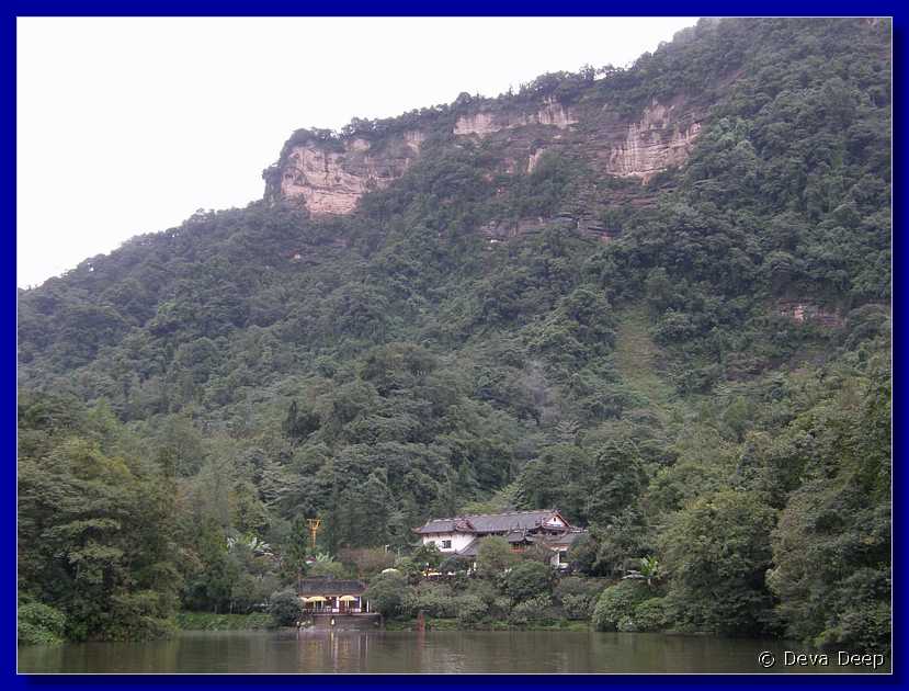 20071010 1041-56 DD 3304 Mt.Qingcheng Tao holy land Lake-boat