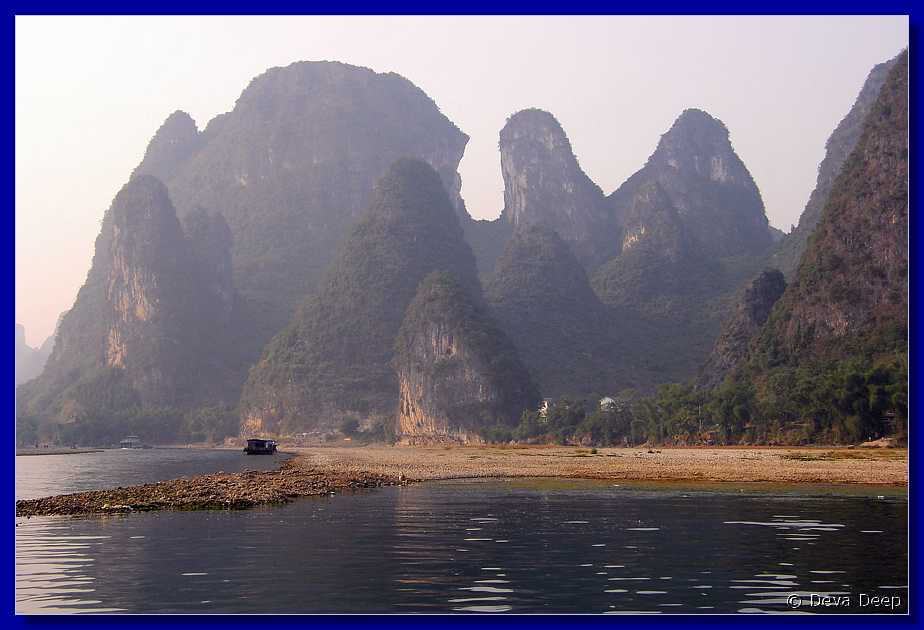 20071020 1644-02 DD 4662 Yangshuo Li river Xing Ping Karst mountains - cormorants-ay