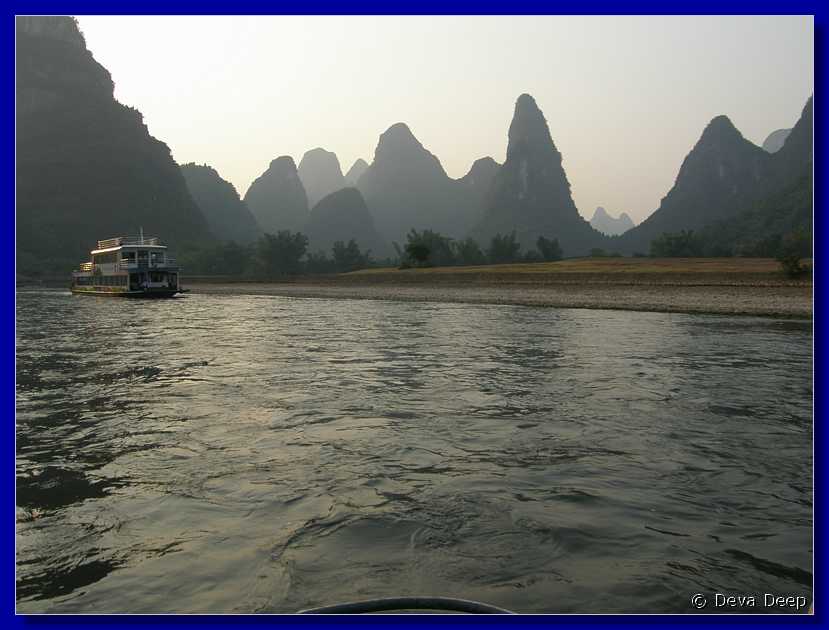 20071020 1712-00 DD 4707 Yangshuo Li river Xing Ping Karst mountains - cormorants