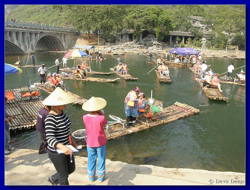 20071021 1413-16 DD 4824 Yangshuo Bamboo rafting Li river-ns