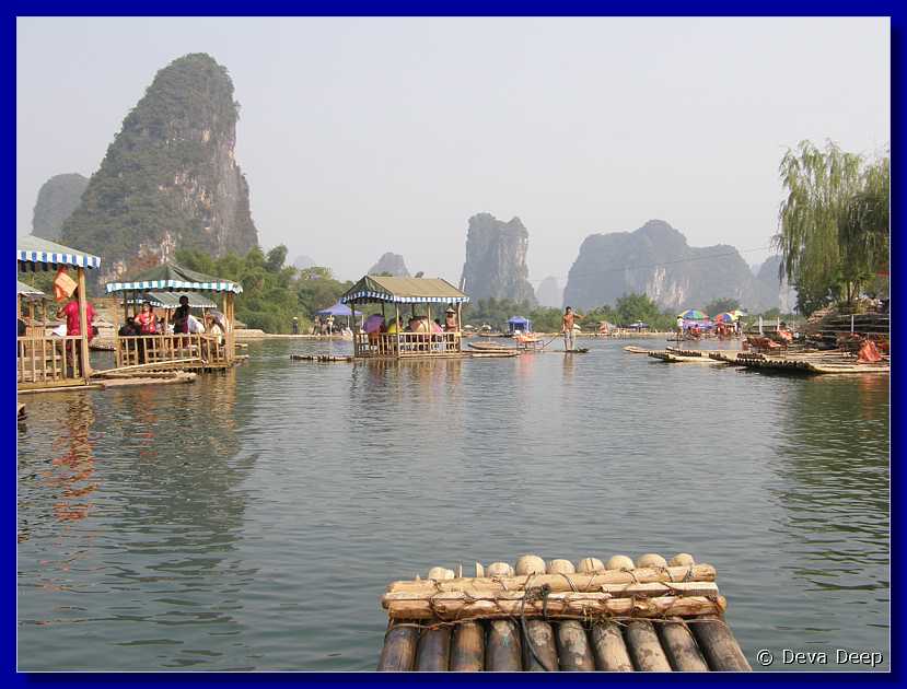 20071021 1425-50 DD 4830 Yangshuo Bamboo rafting Li river