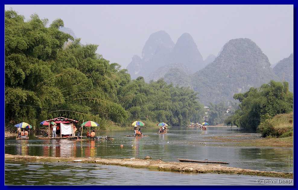 20071021 1509-28 DD 4861 Yangshuo Bamboo rafting Li river-ay-ns