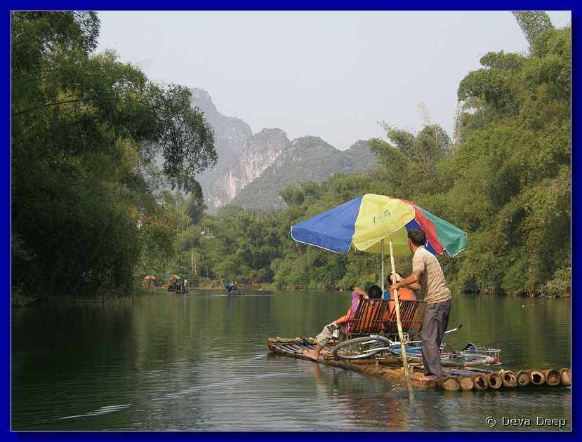 20071021 1523-32 DD 4870 Yangshuo Bamboo rafting Li river
