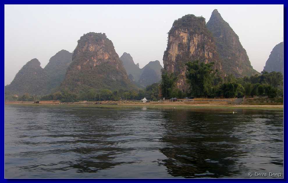 20071022 1656-56 DD 5190 Yangshuo Li river bamboo raft downstream-right-if
