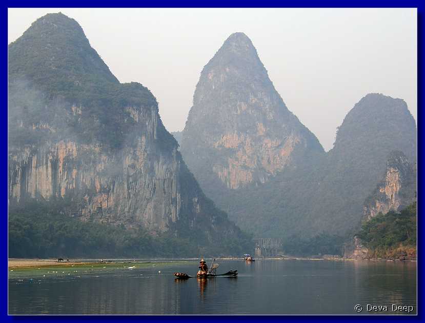 20071022 1701-18 DD 5205 Yangshuo Li river bamboo raft downstream-right-ay