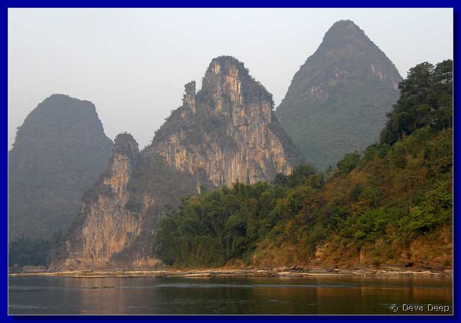 20071022 1705-10 DD 5211 Yangshuo Li river bamboo raft downstream-right-if