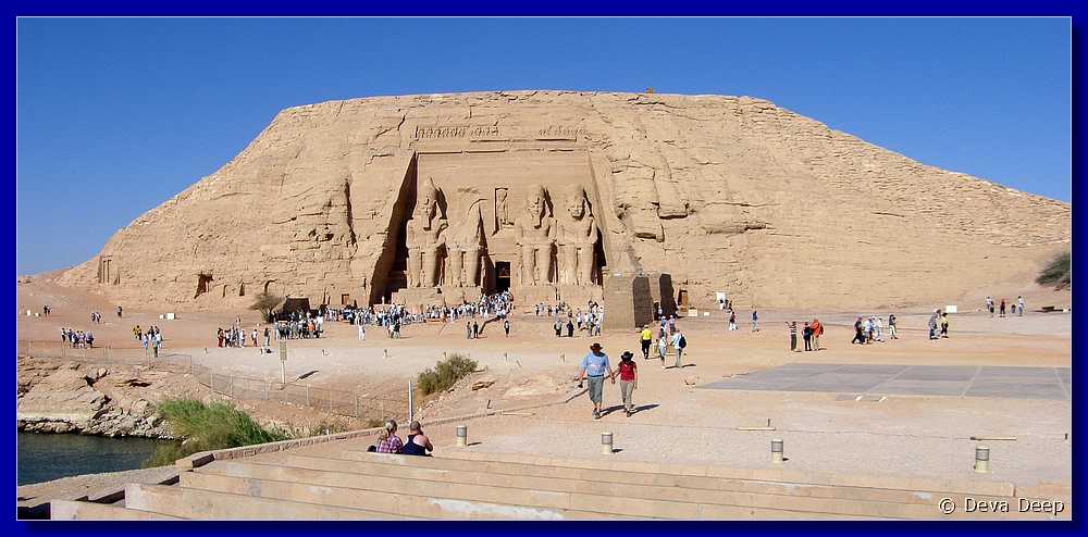 A87 Abu Simbel Big temple left
