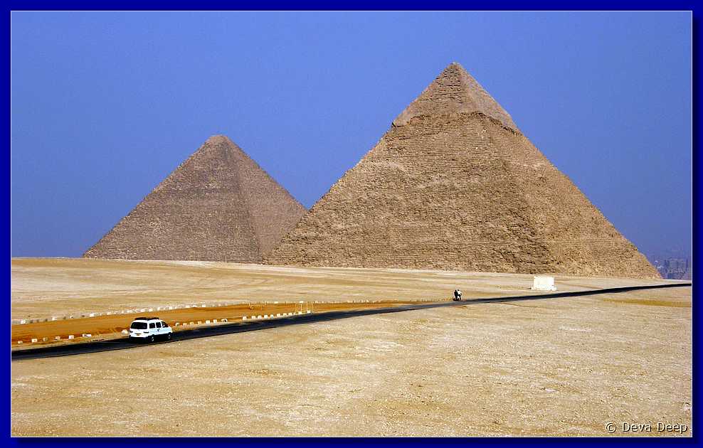 C39 Gizeh pyramids