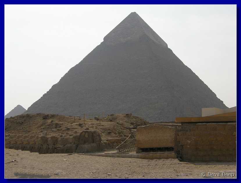 C46 Gizeh pyramids Chefren