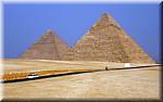 C39 Gizeh pyramids.jpg