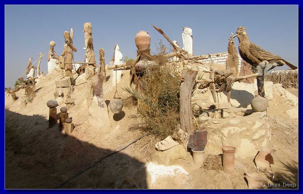 D35 Badr museum with statues  