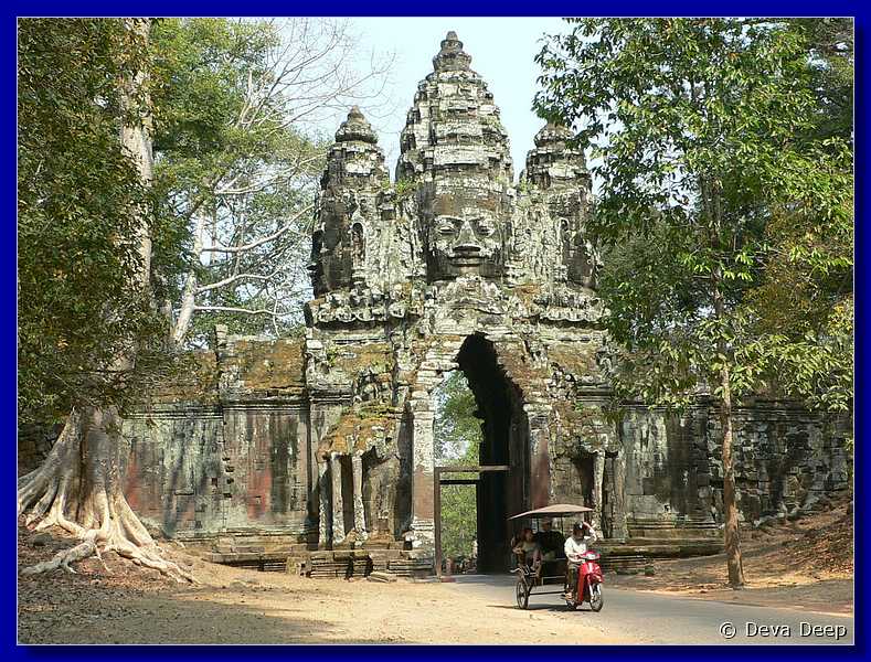 Cambodia Angkor Thom North gate-29