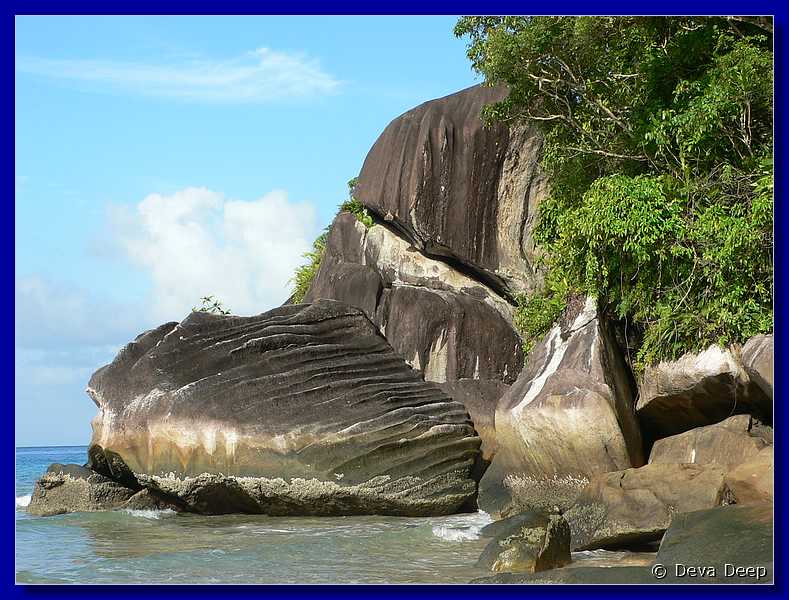 Malaysia Tioman Nipah around-big rock-63