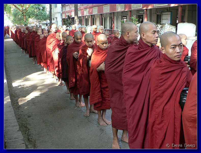 Myanmar Amarpura Mha Ganayon Kyaung Monks-25