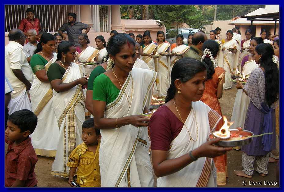 L16 Allepey Hindu temple celebration