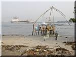 F23 Fort Cochin Chinese fishing nets - fishing.JPG