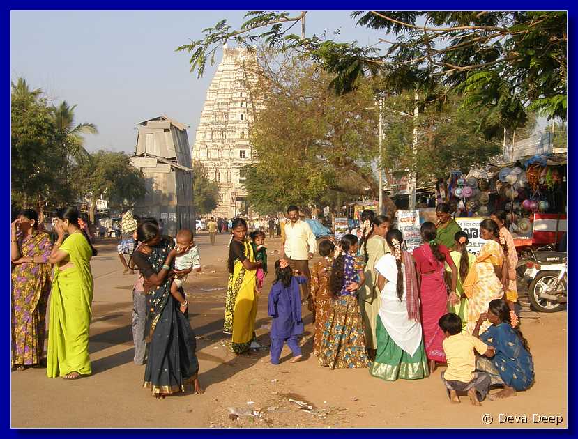 H041 Hampi Virupaksha Temple with people 21