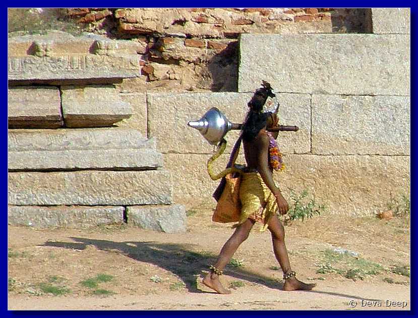 H121 Hampi Achyutaraya temple Hanuman boy-ay 156