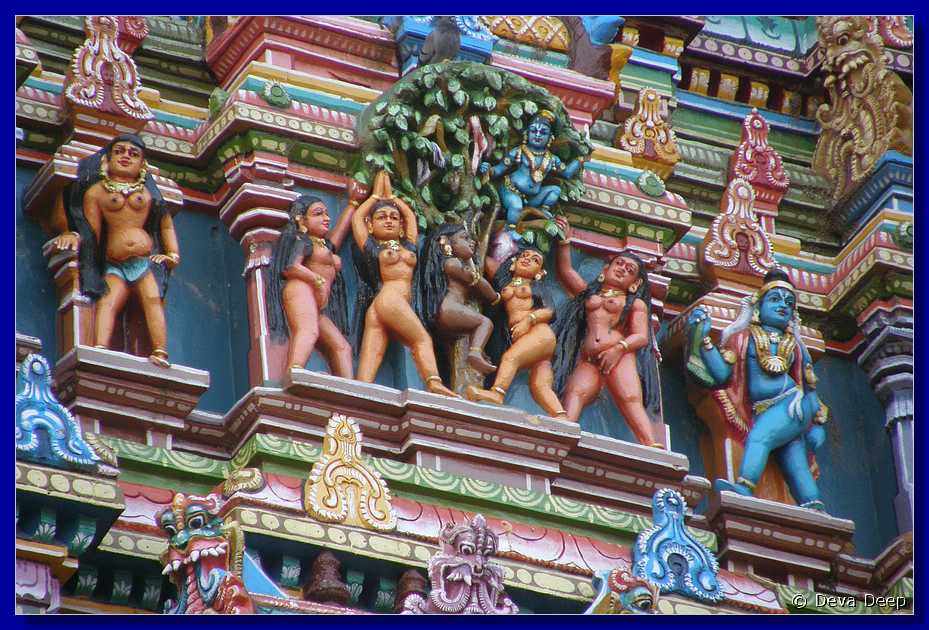 R47 Madurai Colorful temple outside