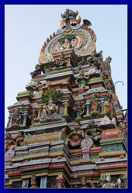 R48 Madurai Colorful temple outside