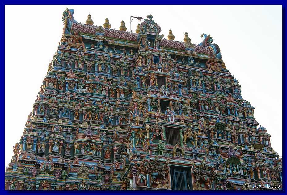 R51 Madurai Colorful temple outside