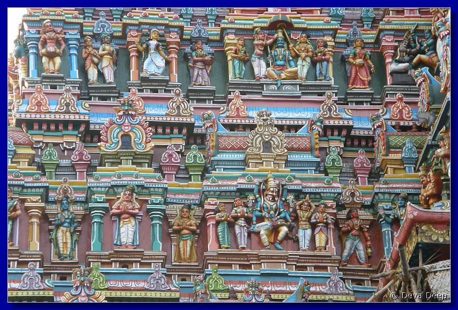 R52 Madurai Colorful temple outside