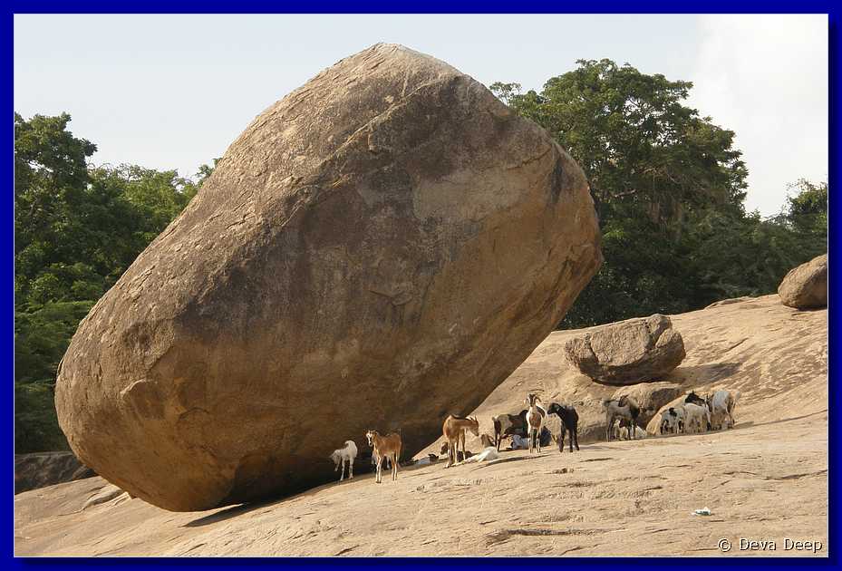 A20 Mahabalipuram Rocks - Krishna butter ball 