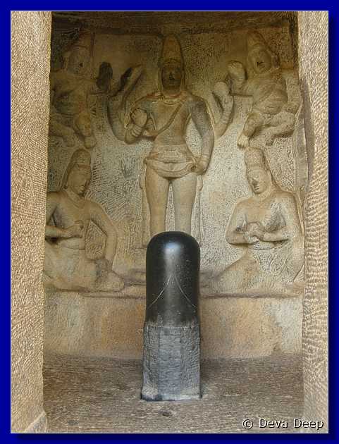 A25 Mahabalipuram Trimurti cave temple 
