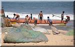A06 Mahabalipuram Beach - fishing boats - people .jpg