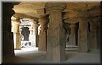 M60 Mumbai Elephanta island - temples 60.jpg