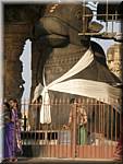 P33 Thanjavur Brihadishwara Temple - fort.jpg