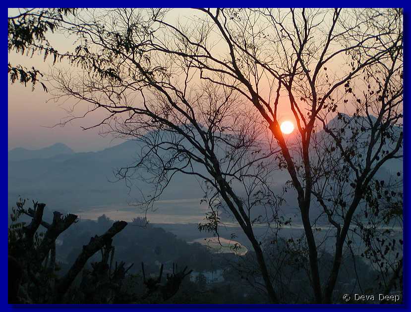 Luang Prabang Phou Si town-sunset 102-3