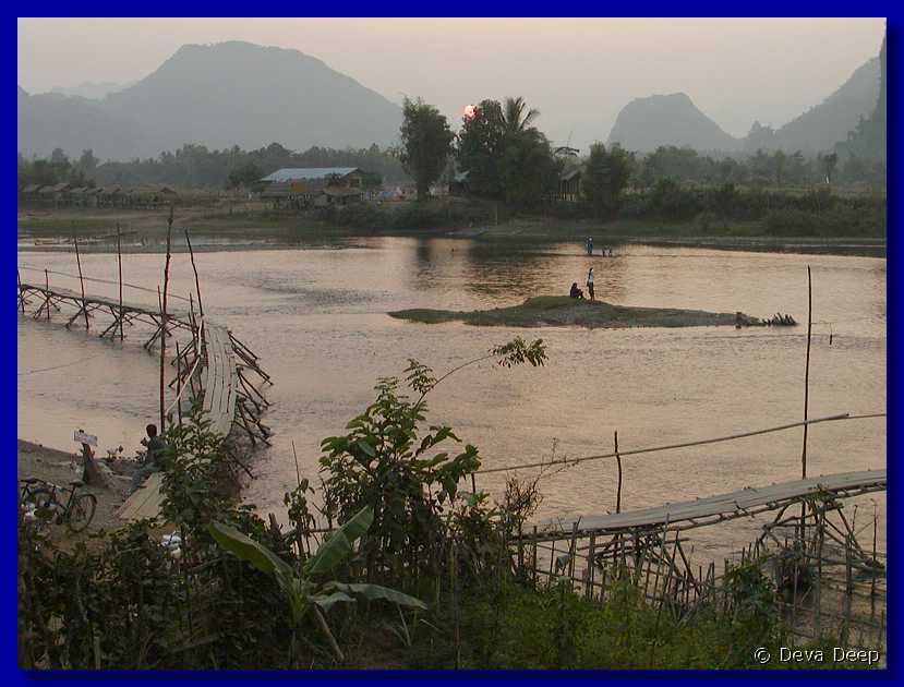 Vang Vieng River N28-09
