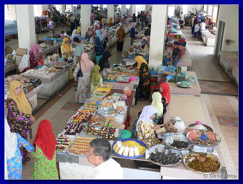 10025 20060225 1224-16 Kota Bharu Moslim market